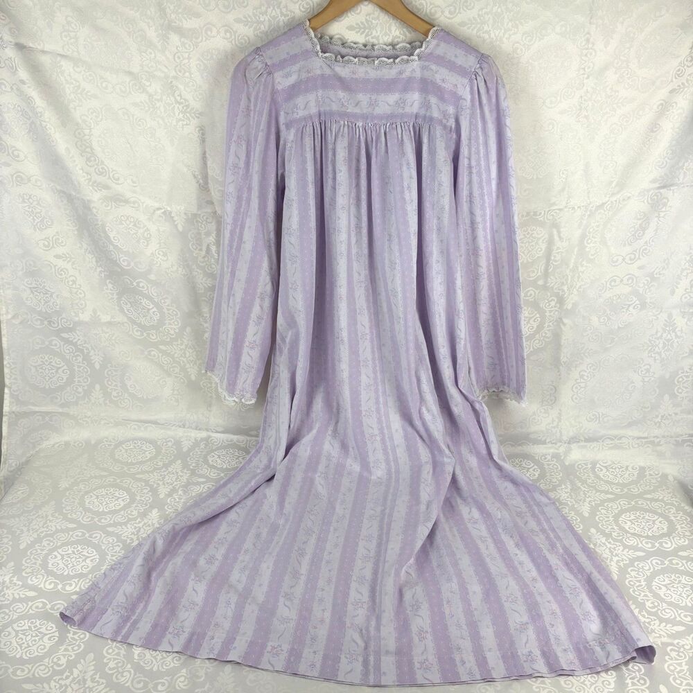 Vintage Handmade Nightgown House Coat Chore Dress Ditsy Floral Lace Trim S M L